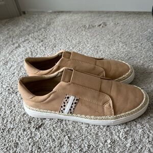 Vici size 10 slide on sneakers